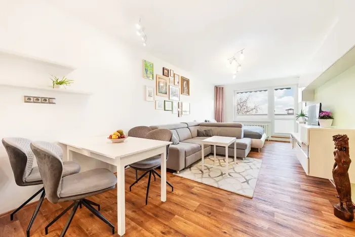 Pronájem bytu 2+kk, Praha - Libeň, Přádova, 60 m2