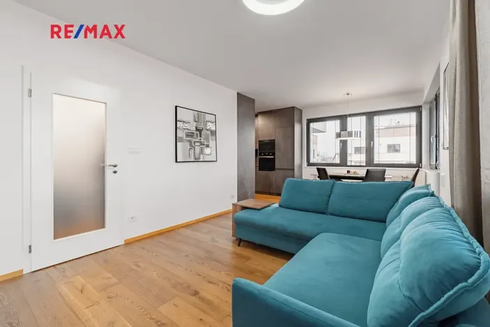 Pronájem bytu 2+kk, Horoměřice, Karla IV., 53 m2