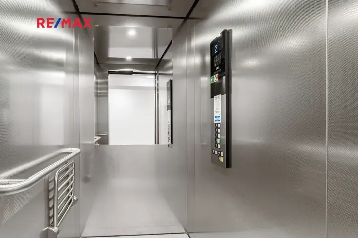 Pronájem bytu 2+kk, Horoměřice, Karla IV., 53 m2