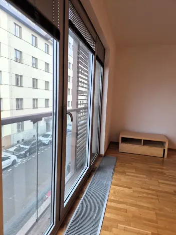 Pronájem bytu 1+kk, Praha - Vinohrady, Korunní, 42 m2