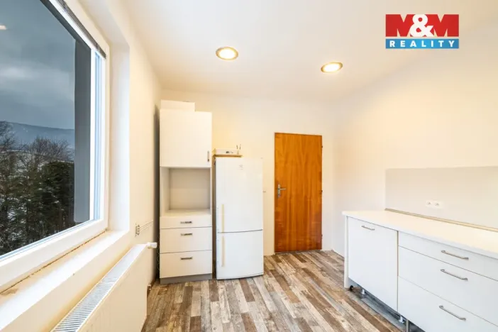 Prodej obchodního prostoru, Hejnice, 220 m2