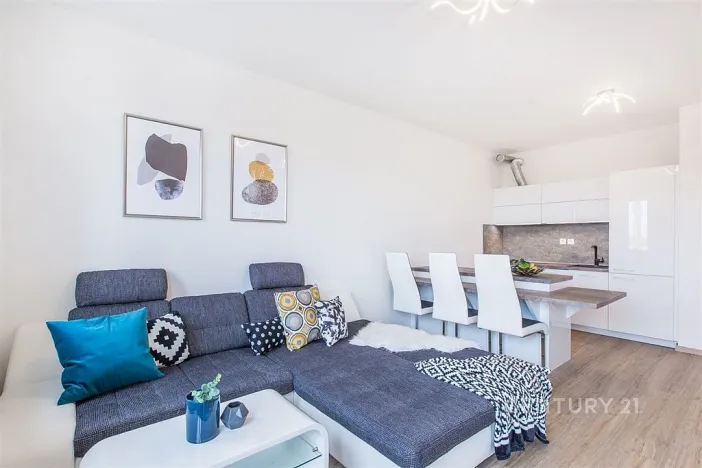 Pronájem bytu 2+kk, Praha, Saarinenova, 51 m2