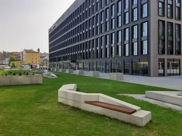 Pronájem kanceláře, Praha - Karlín, Sokolovská, 2150 m2