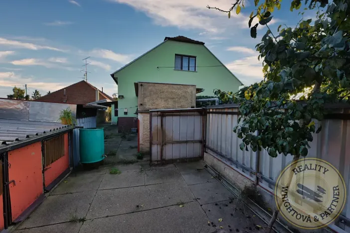 Prodej rodinného domu, Černuc, 240 m2