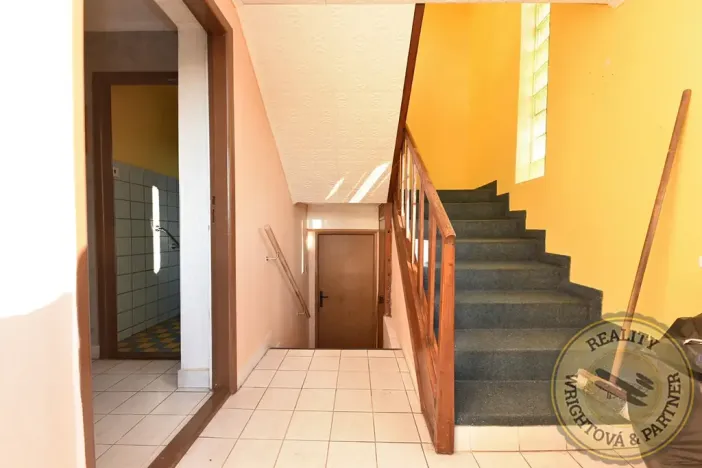 Prodej rodinného domu, Černuc, 240 m2