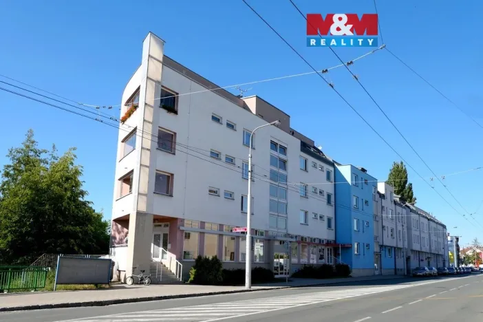 Pronájem bytu 2+kk, Hradec Králové - Kukleny, Pražská třída, 60 m2