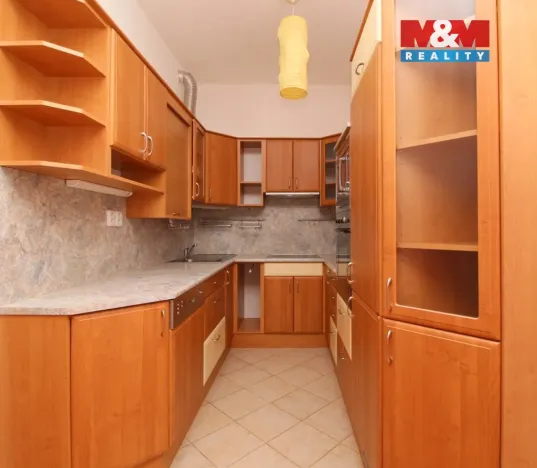 Pronájem bytu 2+kk, Hradec Králové - Kukleny, Pražská třída, 60 m2