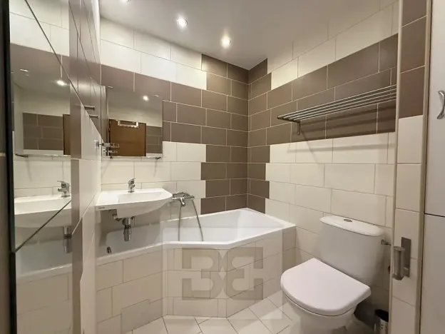 Pronájem bytu 2+1, Jindřichův Hradec, sídliště Vajgar, 62 m2