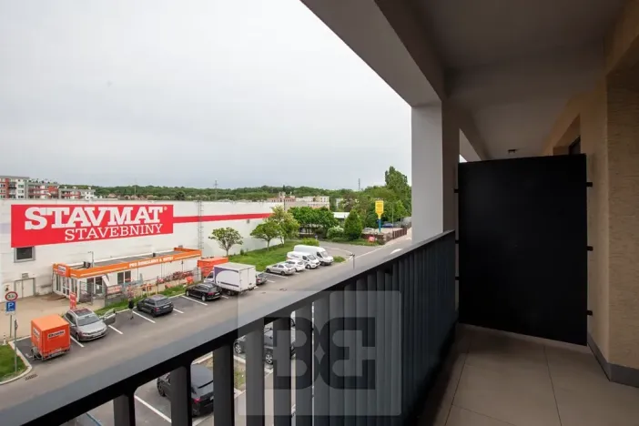 Pronájem bytu 1+kk, Praha - Hloubětín, Poděbradská, 32 m2