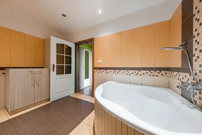 Prodej bytu 3+1, Pardubice, Palackého třída, 71 m2