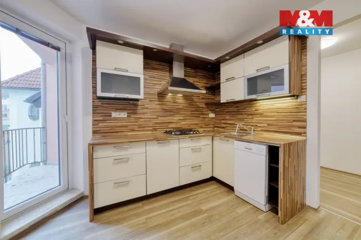 Prodej bytu 4+1, Cheb, Májová, 110 m2