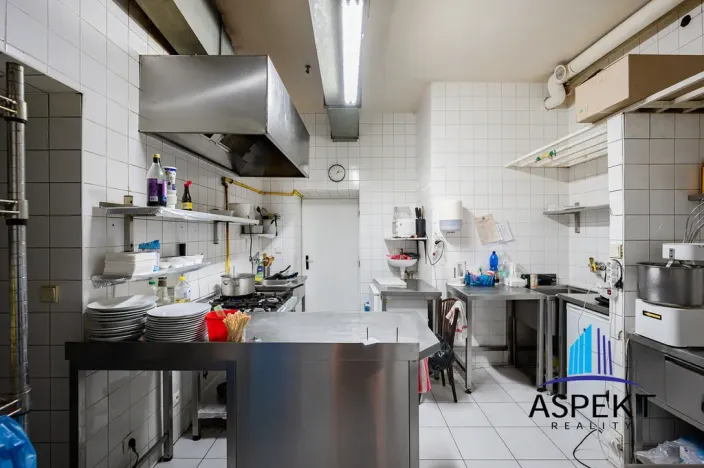 Pronájem restaurace, Praha - Bubeneč, Šmeralova, 114 m2