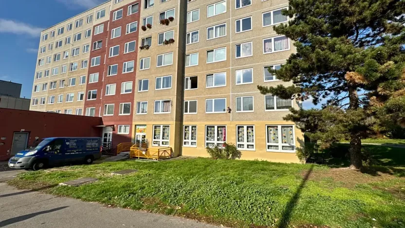 Pronájem bytu 2+kk, Praha - Hloubětín, Kardašovská, 44 m2
