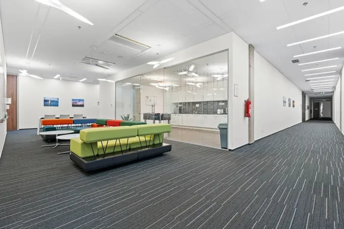 Pronájem kanceláře, Praha - Dejvice, Evropská, 2857 m2