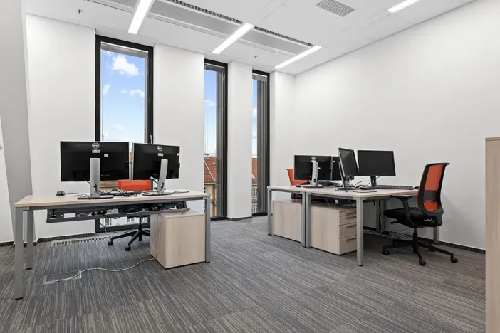 Pronájem kanceláře, Praha - Dejvice, Evropská, 2857 m2