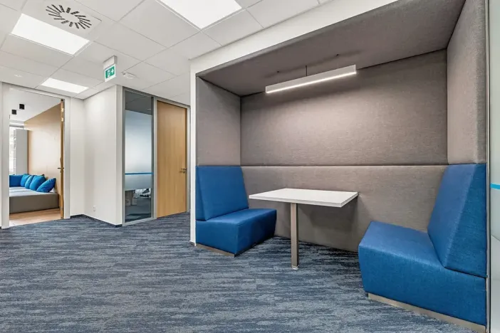 Pronájem kanceláře, Praha - Karlín, Sokolovská, 635 m2