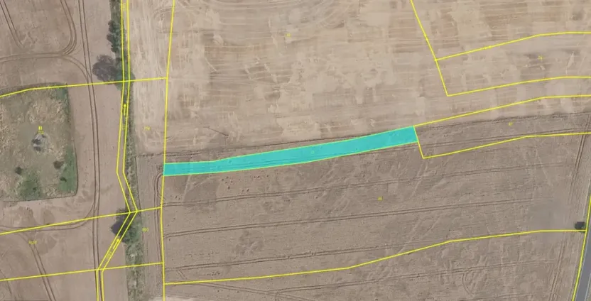 Dražba pole, Úžice, 1043 m2