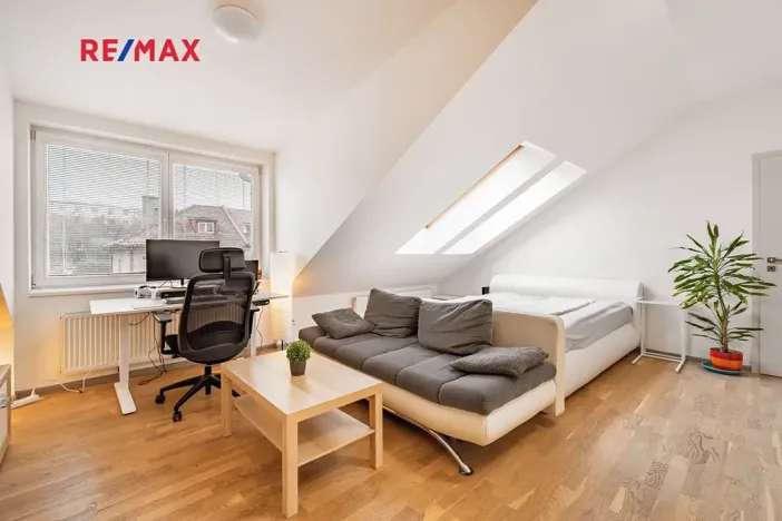 Pronájem bytu 1+kk, Praha - Dejvice, Velvarská, 44 m2