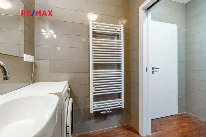 Pronájem bytu 1+kk, Praha - Dejvice, Velvarská, 44 m2