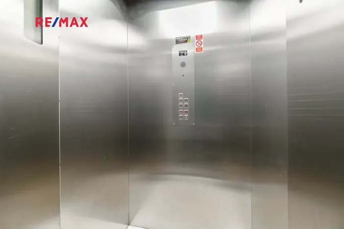 Pronájem bytu 1+kk, Praha - Dejvice, Velvarská, 44 m2