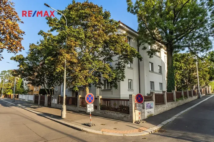 Pronájem bytu 1+kk, Praha - Dejvice, Velvarská, 44 m2