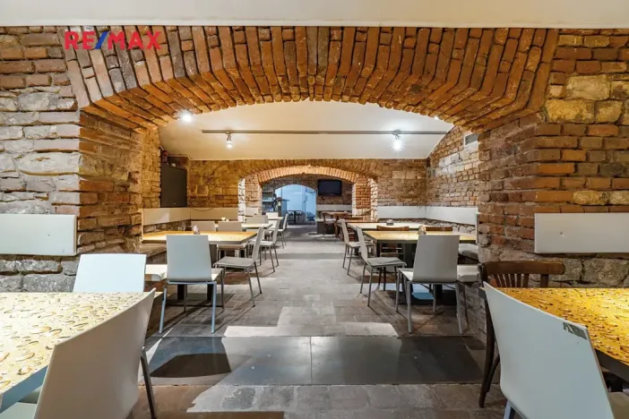Pronájem restaurace, Praha - Nusle, Sekaninova, 254 m2