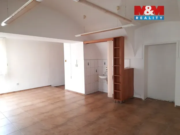 Pronájem výrobních prostor, Lešná, 220 m2