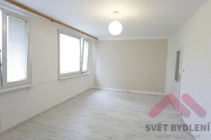 Pronájem bytu 1+kk, Praha - Řepy, Bazovského, 35 m2