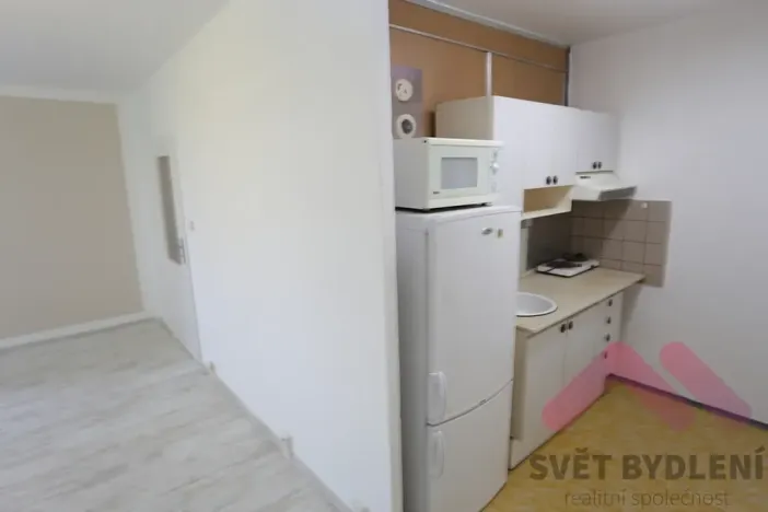 Pronájem bytu 1+kk, Praha - Řepy, Bazovského, 35 m2