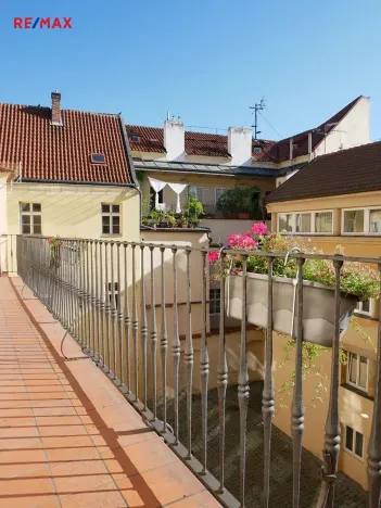 Pronájem kanceláře, Praha - Malá Strana, Karmelitská, 28 m2