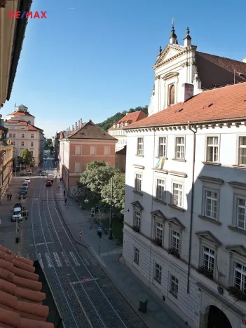 Pronájem kanceláře, Praha - Malá Strana, Karmelitská, 28 m2