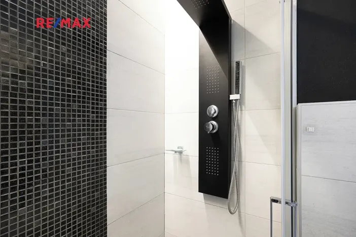 Prodej rodinného domu, Hovorčovice, Na Konci světa, 188 m2