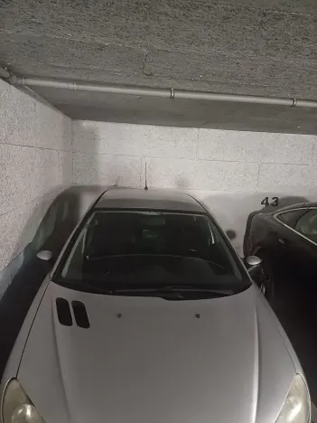 Pronájem garážového stání, Brno, Kosmova, 14 m2