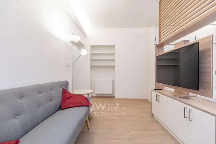 Pronájem bytu 1+kk, Praha - Nusle, Na Jezerce, 29 m2