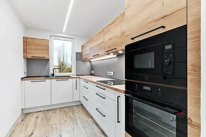 Prodej bytu 3+1, Mělnické Vtelno, Sídliště Střed, 107 m2