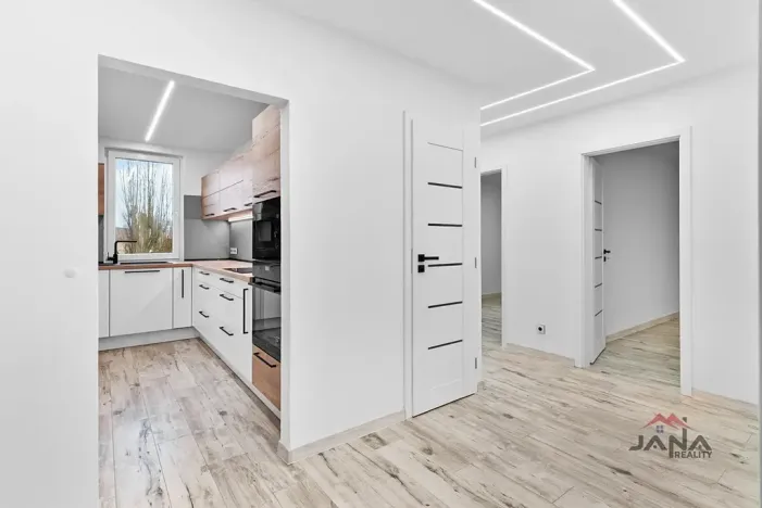 Prodej bytu 3+1, Mělnické Vtelno, Sídliště Střed, 107 m2