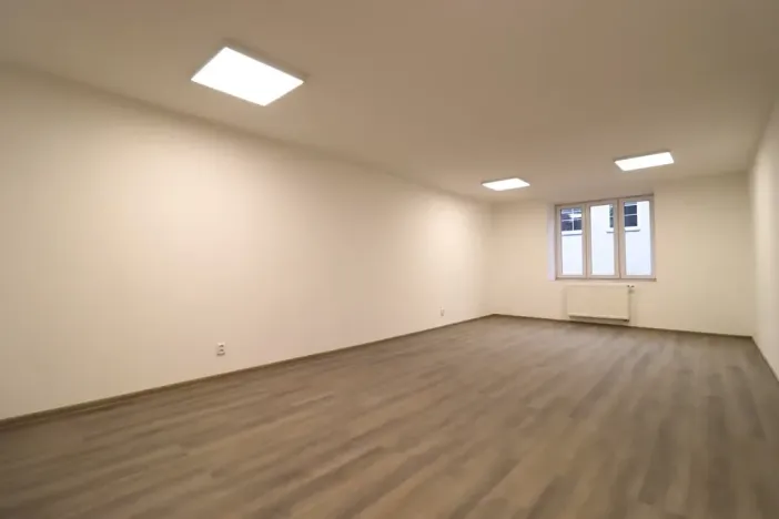 Pronájem kanceláře, Modřice, Brněnská, 34 m2