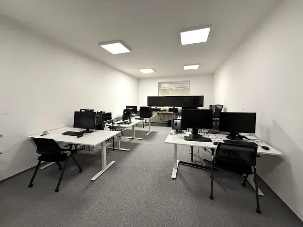 Pronájem kanceláře, Brno - Židenice, Kosmákova, 50 m2