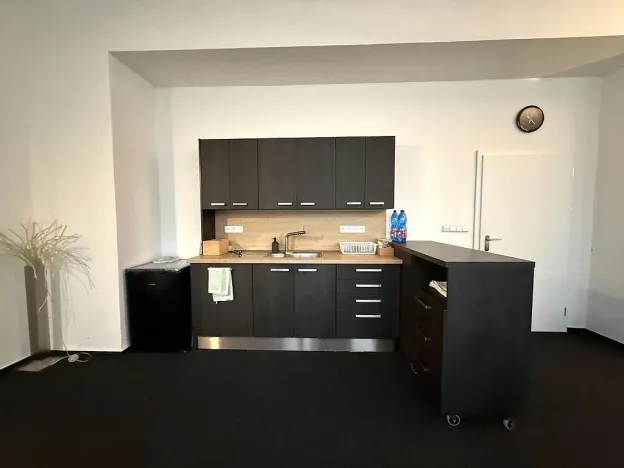 Pronájem kanceláře, Brno - Židenice, Kosmákova, 50 m2