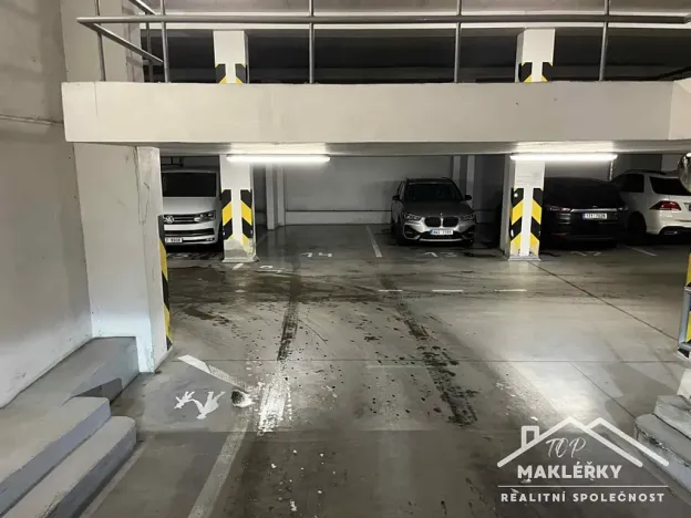 Prodej garážového stání, Praha - Modřany, Plovdivská, 14 m2