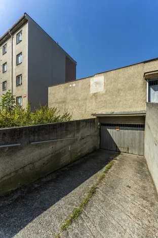 Pronájem garáže, Plzeň, Brožíkova, 15 m2