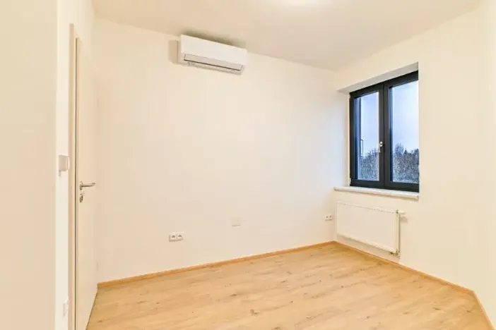 Pronájem kanceláře, Uherské Hradiště, Stojanova, 63 m2