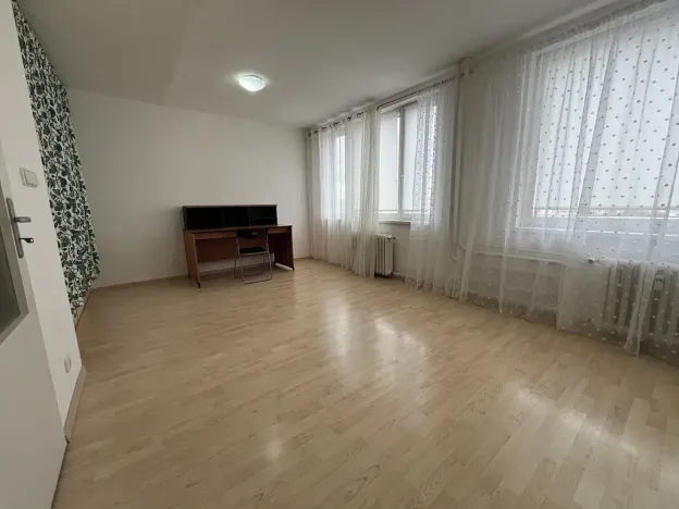 Pronájem bytu 1+kk, Praha - Záběhlice, Topolová, 31 m2