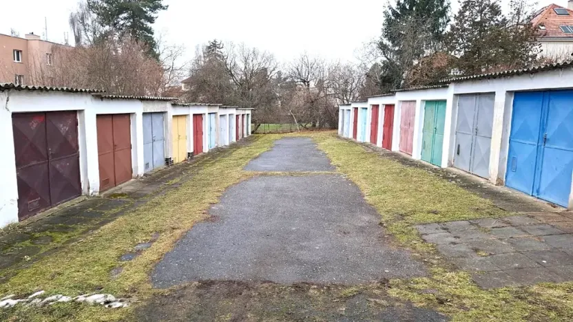 Prodej podílu pozemku pro bydlení, Praha - Dejvice, Pražákovská, 1200 m2