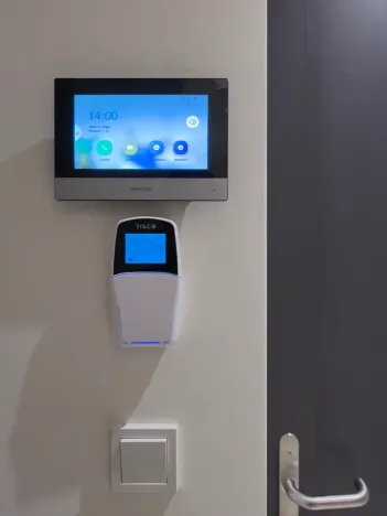 Pronájem bytu 2+kk, Praha - Holešovice, Komunardů, 60 m2