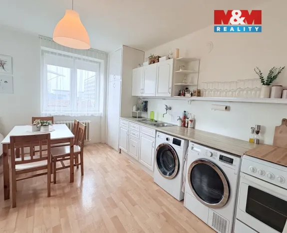 Pronájem bytu 2+1, Pardubice - Zelené Předměstí, Sladkovského, 65 m2