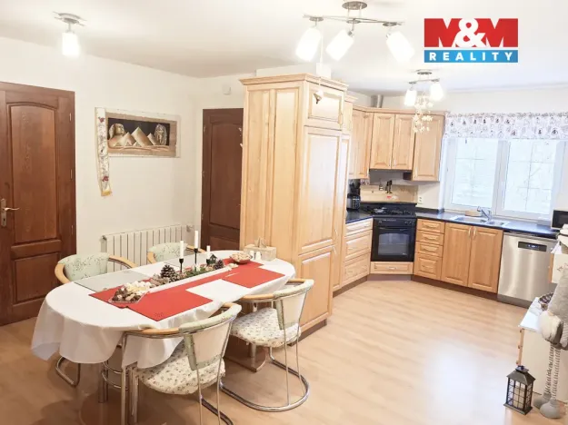 Prodej rodinného domu, Zašová, 228 m2