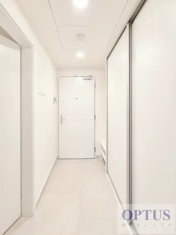 Pronájem bytu 1+kk, Praha - Hloubětín, Poděbradská, 32 m2