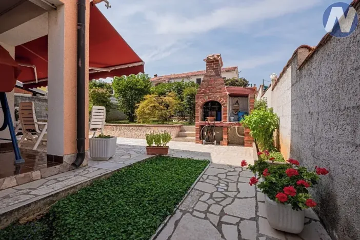 Prodej rodinného domu, Medulin, Chorvatsko, Dvorine, 155 m2