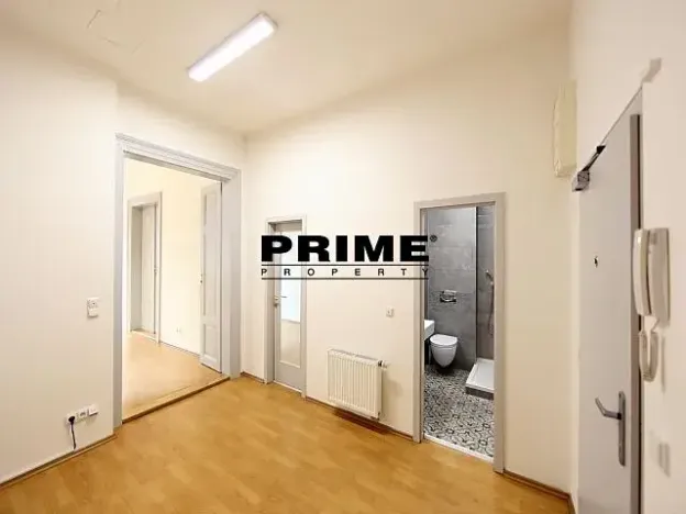 Pronájem kanceláře, Praha - Smíchov, Štefánikova, 70 m2